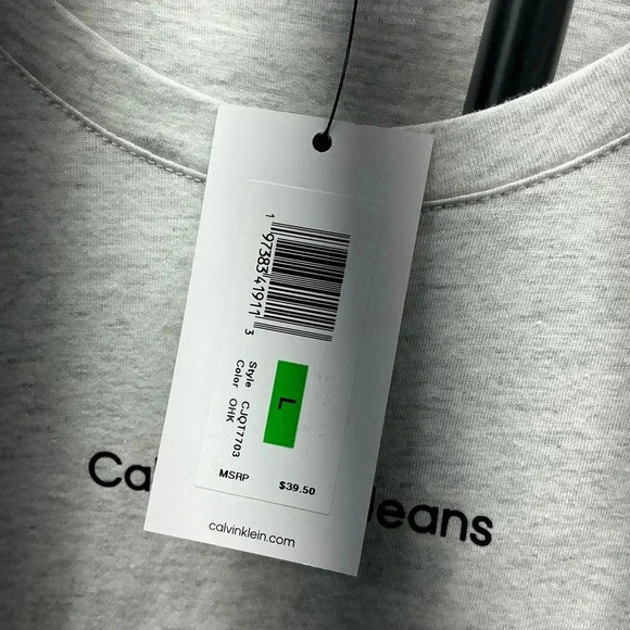 NWT Calvin Klein woman’s tshirt - Picture 3 of 4